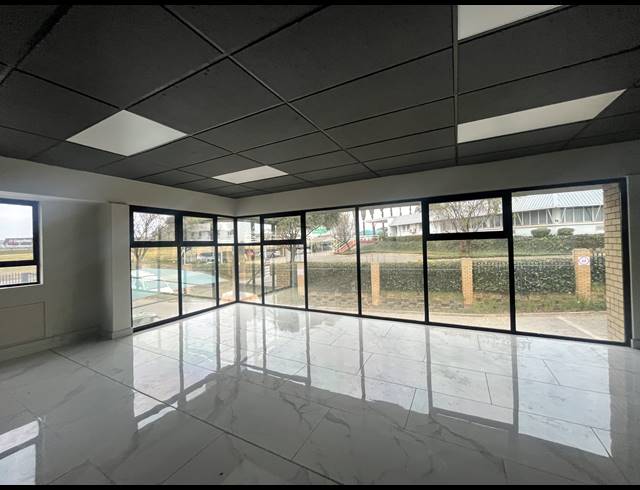 149M² OFFICE TO LET IN SUNNYROCK